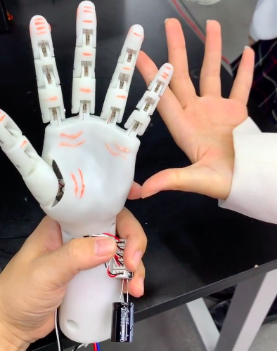 HIgh Five - See the Robotics Hands moving